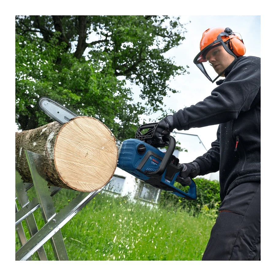 Tronçonneuse sans fil BOSCH 40cm GKE 18V-40 Batterie + Chargeur offerts